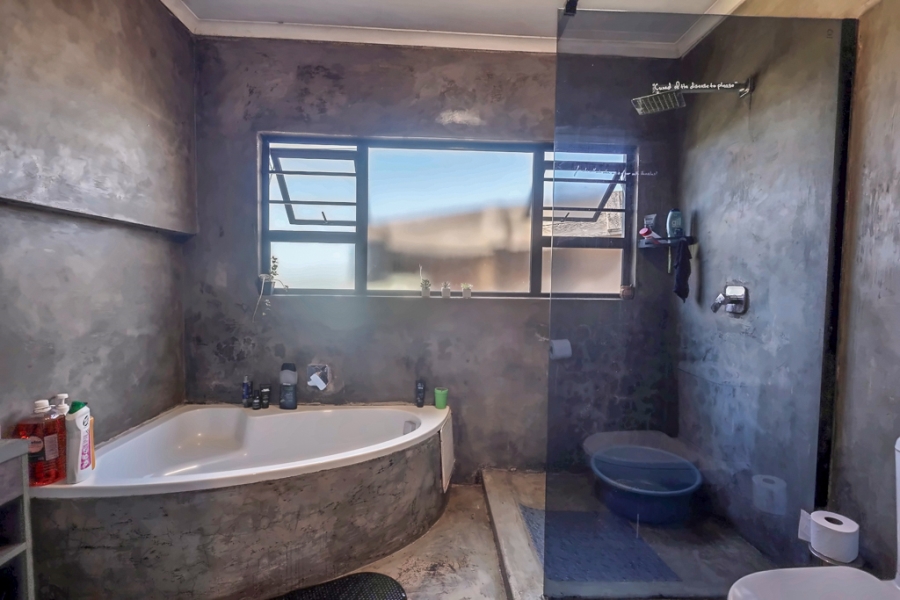 3 Bedroom Property for Sale in Sunnyridge Eastern Cape